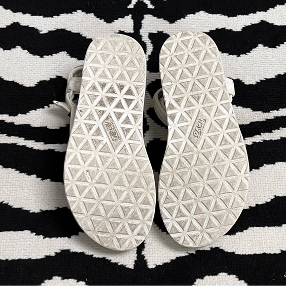 Teva Flatform Universal White Sandals Size 9 - Picture 11 of 12